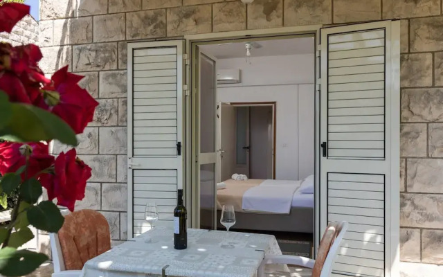 Begovic Guest House - One Bedroom Apartment