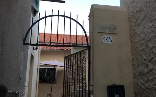 Studio in Antibes, With Furnished Terrace and Wifi - 500 m From the Be