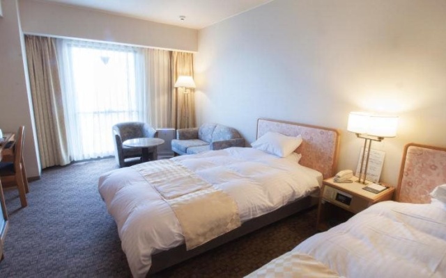 Sanbonmatsu Royal Hotel – Guest Rooms – Higashikagawa
