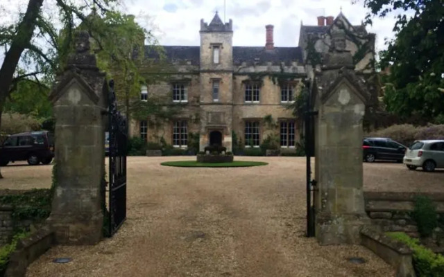 Weston Manor Hotel