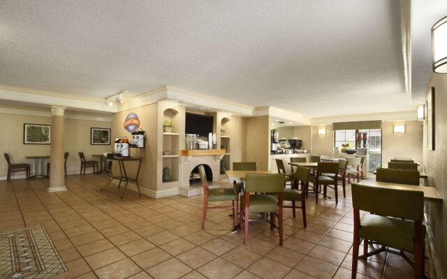 Budget Inn & Suite Atlanta Marietta Stadium