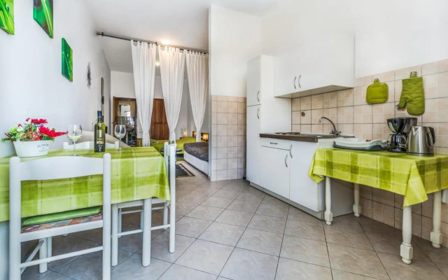 Studio Apartments Romina