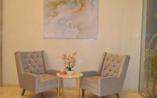Larissa Suites