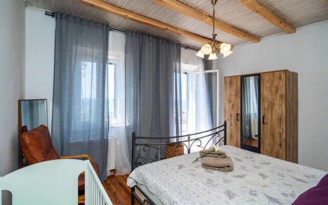 Awesome Home in Drvenik With Wifi and 5 Bedrooms