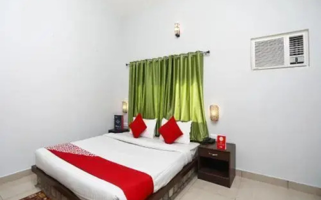 Capital O 14783 Corbett Jungle Habitat