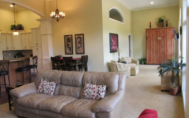 Riverwalk Place Resort & Spa