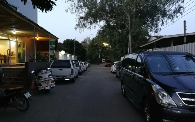 The Leaf Service Apartment