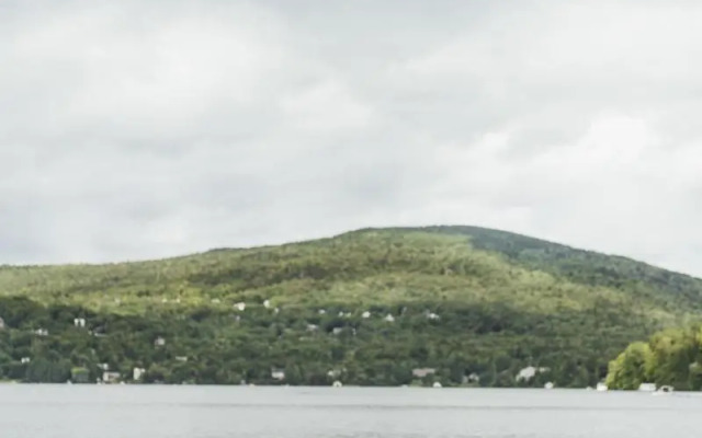 Entourage sur-le-Lac