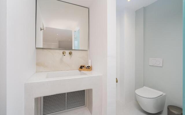 Cycladic Suites & Spa