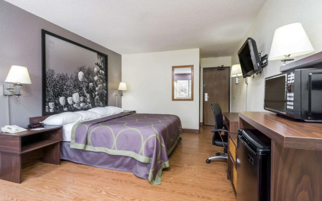 Super 8 by Wyndham Zanesville