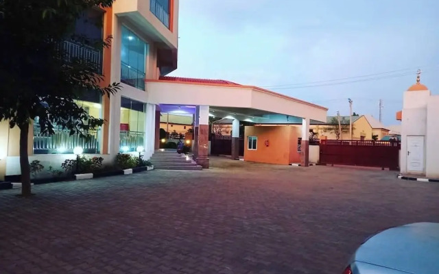 De Guest Pride Hotel and Suites