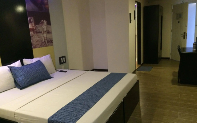 Icon Hotel Timog