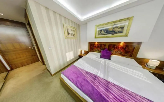 Hotel Exclusive