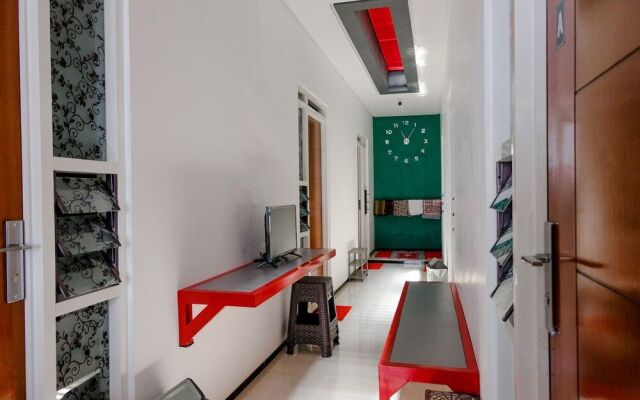 Spot on 1704 Roemah C9 Residence