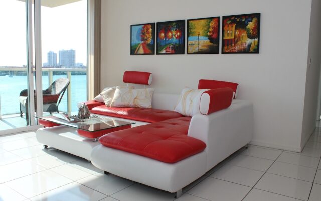 Luxury Apartments At Intracoastal