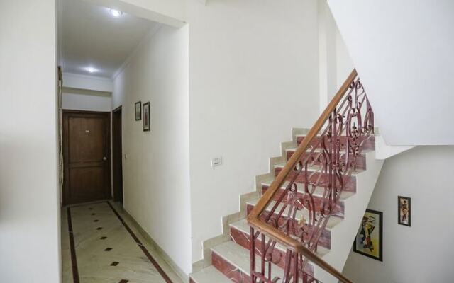 Fabexpress Global Residency Inn