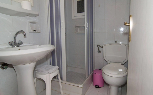 Manolis Apartments