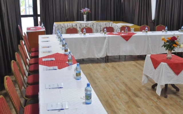Maxoil Hotel