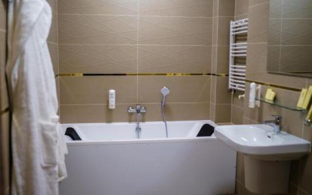 Hotel Nowy Dwór W Zaczerniu