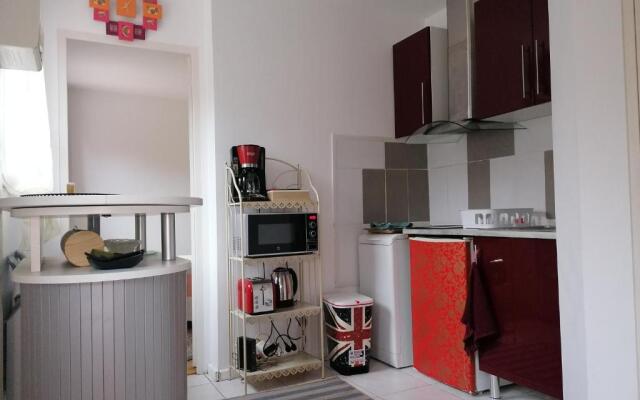 Charmante Maisonnette indépendante avec parking 5 mn Rouen