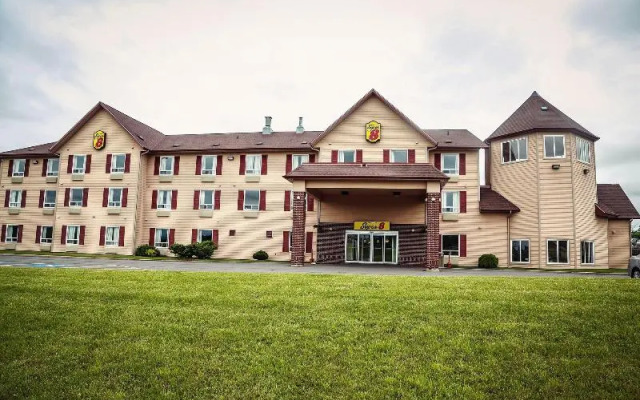 Super 8 Amherst NS
