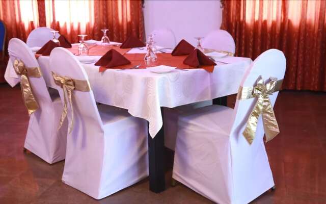 Field View Holiday Resort Hotel