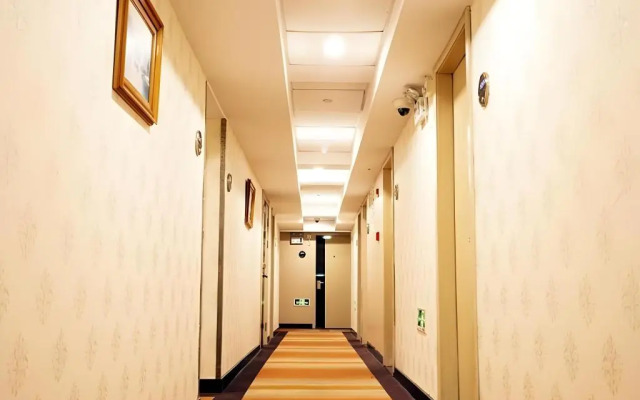 Shell Hotel Shanghai Expo Changqing Road Metro Station