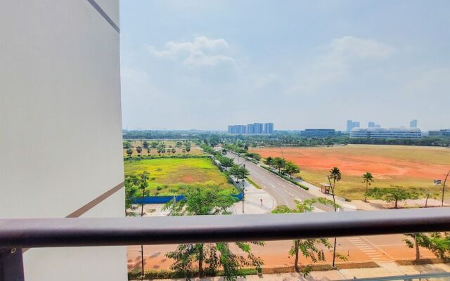 Comfort And Spacious 3Br At Sky House Bsd Apartment