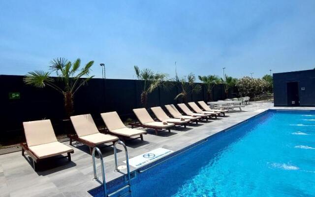 Courtyard by Marriott Santiago Airport
