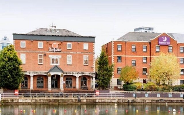 Premier Inn Manchester Salford Quays