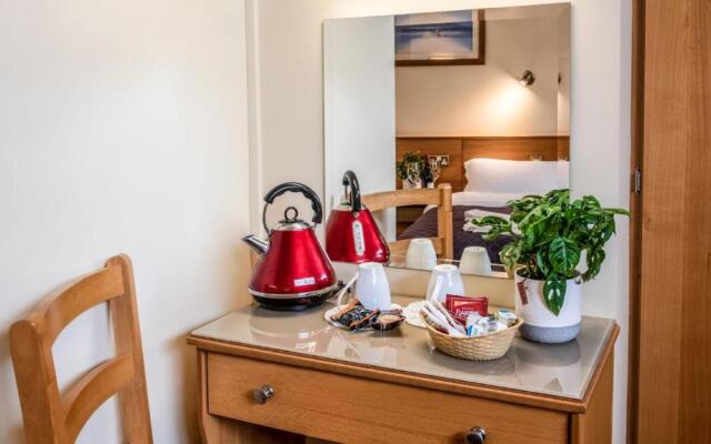 Holiday Hotel