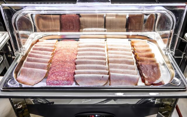 Hotel Belmont Classic