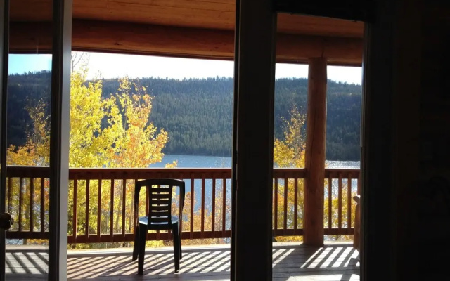 Half Moon Lake Lodge