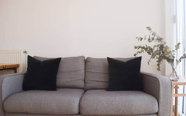 Modern 1 Bedroom Apartment in Greenwich