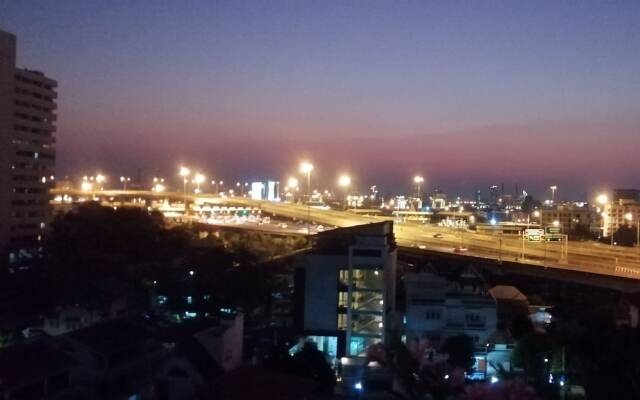 Pentafield Suiton by Paxton Apartment bangkok