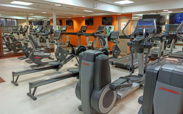 Crowne Plaza Hotel Deira 2