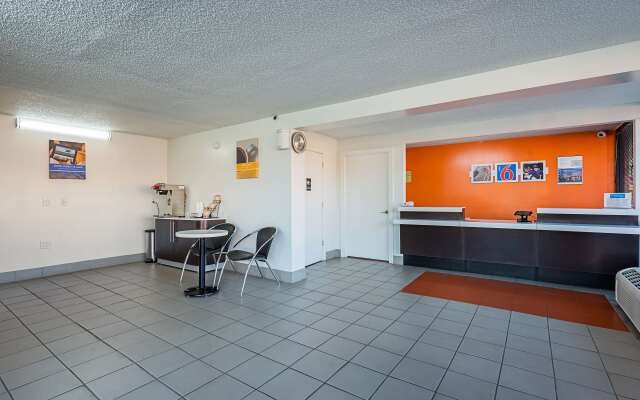 Motel 6 Perry, GA