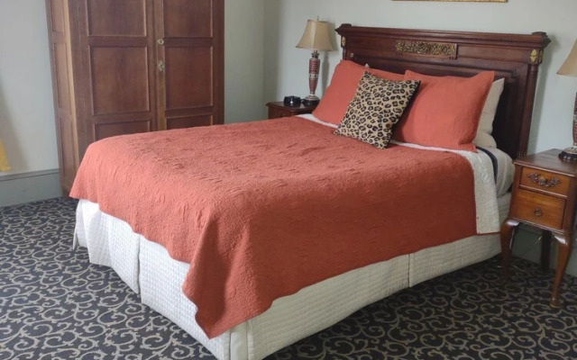 The Lafayette Inn