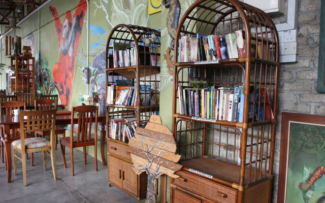 Birdnest Collective Cafe & Guesthouse