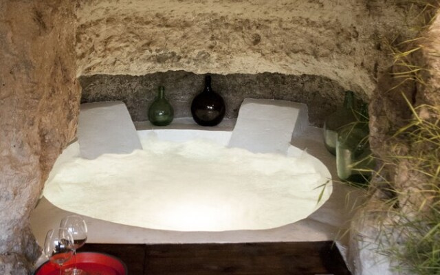 XUQ Grupo de Alojamiento Turístico