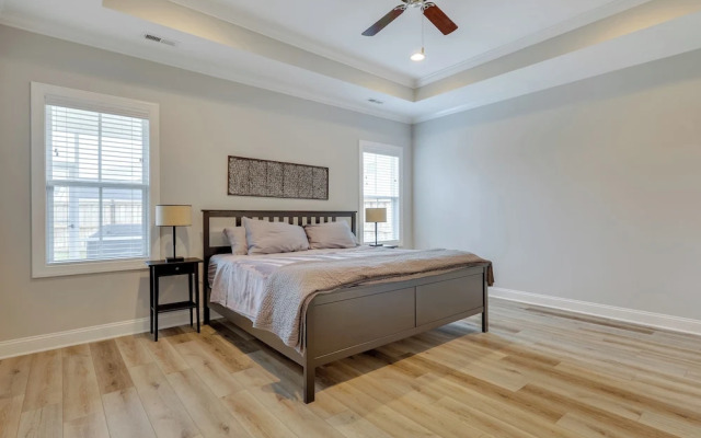 Spacious Home w/ Screened Patio in Wilmington!