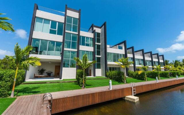 Cayman Luxury Rentals at One Canal Point