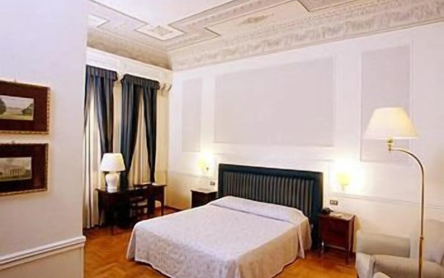 Hotel Flora