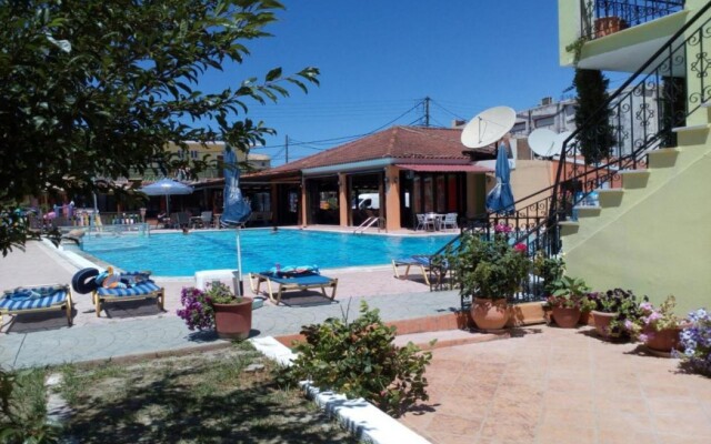 Amadeus Hawai Studios & Apartments