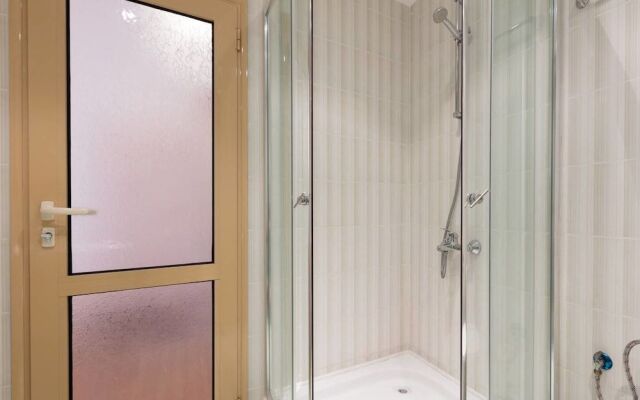 Studio with Balcony and Pool View