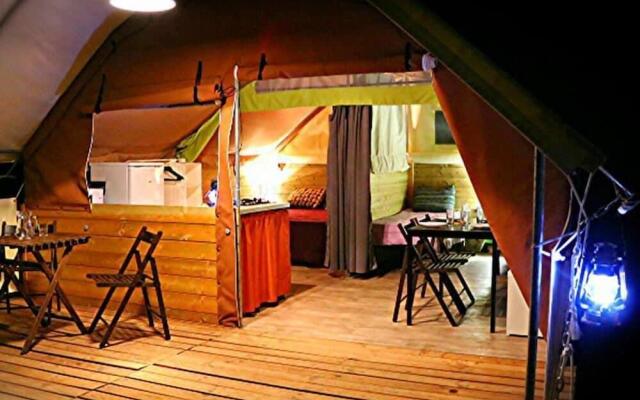 Camping des Rives des Corbieres