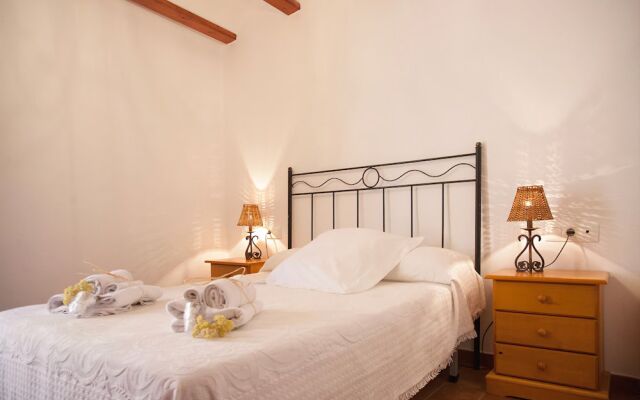 Rustic Med Castell