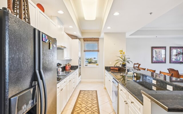 Harbor Landing 201a 3 Bedroom Condo by RedAwning