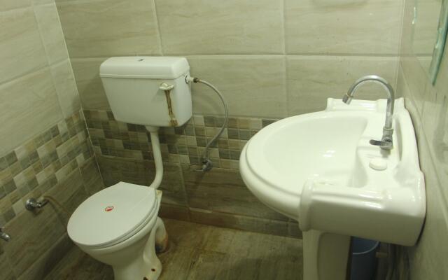 Hotel J M D Palace