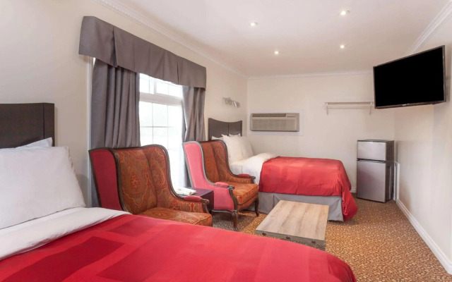 Knights Inn - Kingston ON